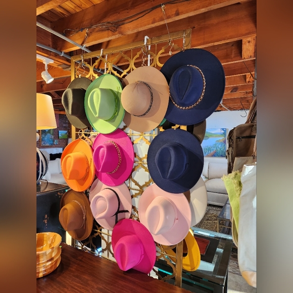 Fuschia Pink Fedora with Faux Gold Chain - Picture 15 of 15